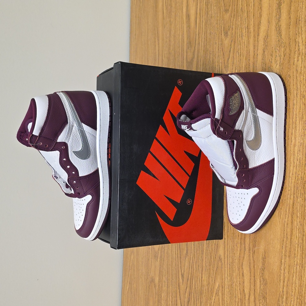Jordan 1 Retro High OG Bordeaux Size Men's 8 555088-611 (2021) NEW